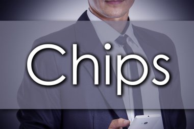 Cips - metin ile genç işadamı - iş kavramı