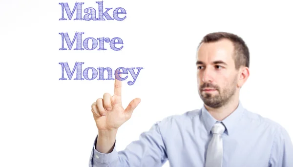 Tjäna mer pengar - ung affärsman med blå text — Stockfoto