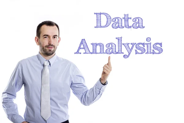 Аналіз даних - молодий бізнесмен з синім текстом — стокове фото