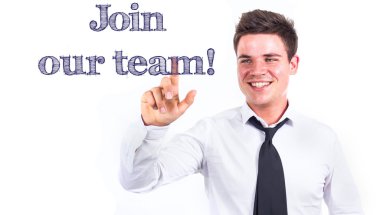 Bize katıl! -Metne temas genç gülümseyen iş adamı