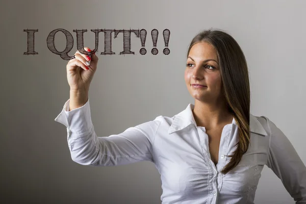 Eu QUIT!!! - Menina bonita escrevendo na superfície transparente — Fotografia de Stock