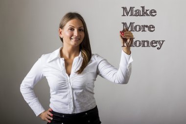 Daha fazla para - güzel kız saydam yüzey üzerinde yazma olun