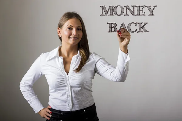 Geld terug - mooi meisje schrijven op transparante oppervlak — Stockfoto
