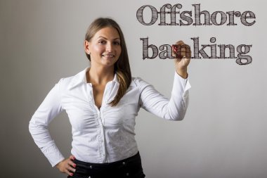 Offshore Bankacılık - güzel kız saydam yüzey üzerine yazma