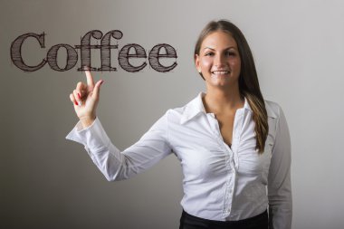 Kahve - şeffaf yüzeyi metne temas güzel kız