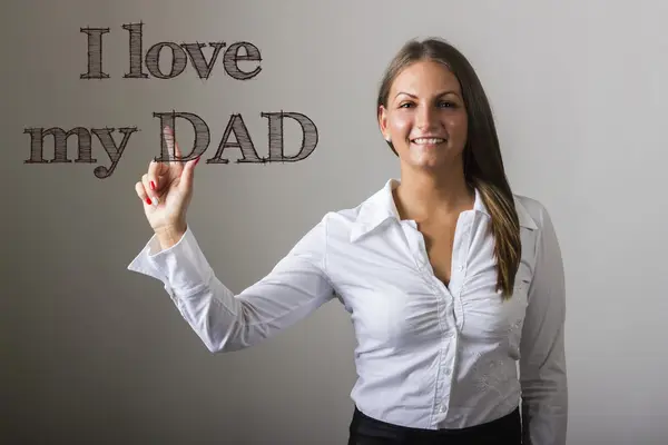 Me encanta mi papá - Hermosa chica tocando el texto en el surf transparente — Foto de Stock