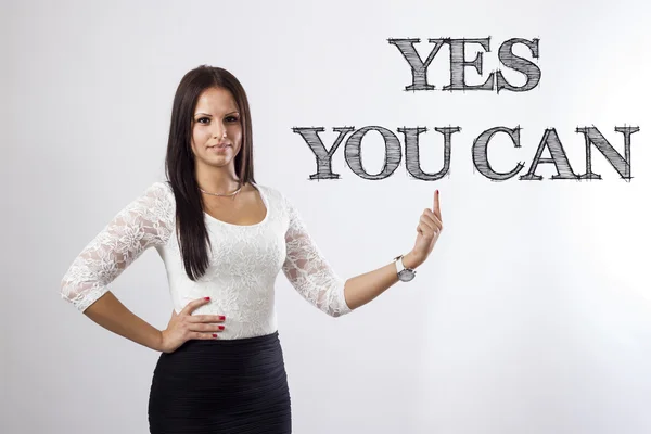 Yes you can - schöne Geschäftsfrau zeigt — Stockfoto