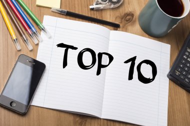 Top 10 - ahşap masa üzerinde metin ile Pad Not