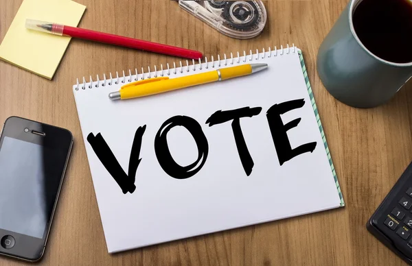 VOTE - Note Pad With Text On Wooden Table — Stock Photo, Image