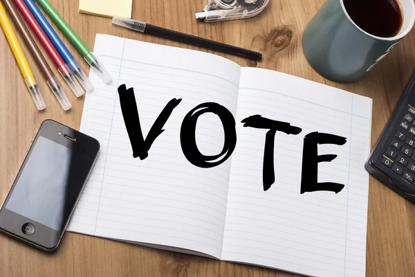 VOTE - Note Pad With Text On Wooden Table — Stock Photo, Image