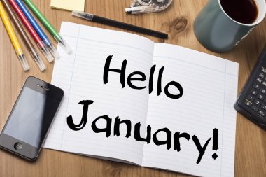 Ahşap masa üzerinde metin ile Pad Not Ocak - Merhaba