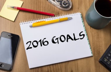 2016 gol - Not Defteri ile ahşap masa üzerinde metin
