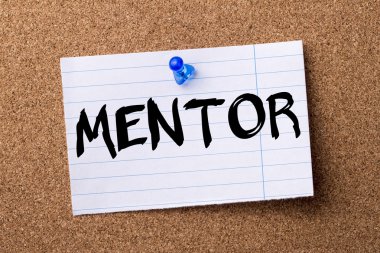 Akıl hocası - kalçası not kağıdı bulletin board tutturulmuş.