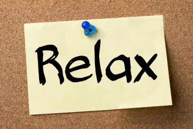 Relax - yapışkanlı etiket bulletin board tutturulmuş