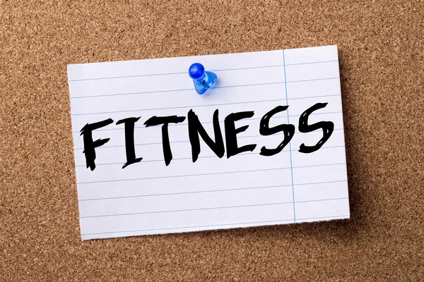 Fitness - zerrissenes Notizpapier an Pinnwand geheftet — Stockfoto