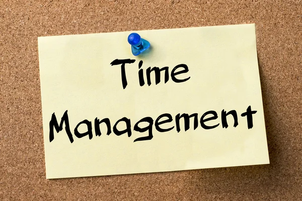 Time Management - självhäftande etikett fäst på anslagstavla — Stockfoto