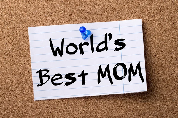 World's Best MOM - teared note paper pinned on bulletin board — Stock Photo, Image