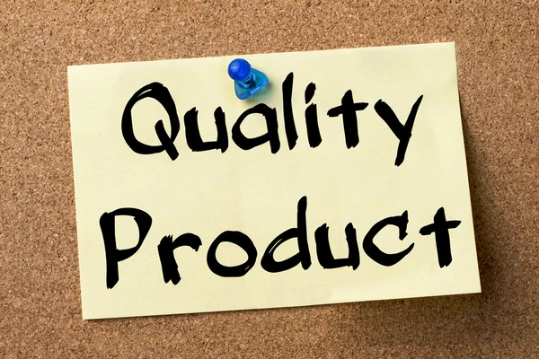 Quality Product - adhesive label pinned on bulletin board — Stock Photo, Image