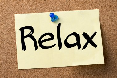 Relax - yapışkanlı etiket bulletin board tutturulmuş
