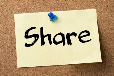 Paylaşım - yapışkanlı etiket bulletin board tutturulmuş.