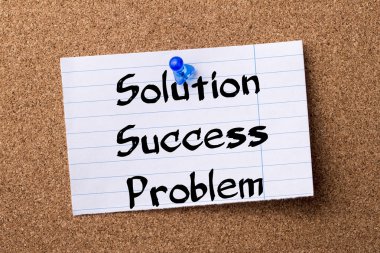 Çözüm başarı Problem - kalçası not kağıdı Bülteni tutturulmuş. 