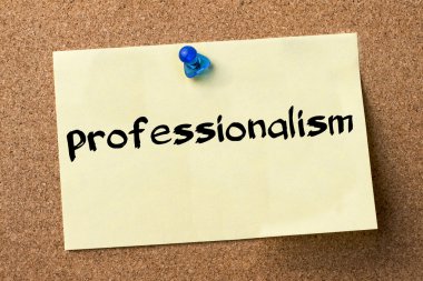 profesyonellik - yapışkanlı etiket bulletin board tutturulmuş.
