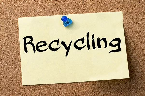 Recykling - nalepka przypięte na tablicy ogłoszeń — Zdjęcie stockowe