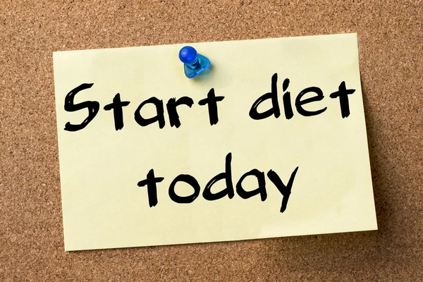 Vandaag beginnen met dieet - etiket vastgemaakt op prikbord — Stockfoto
