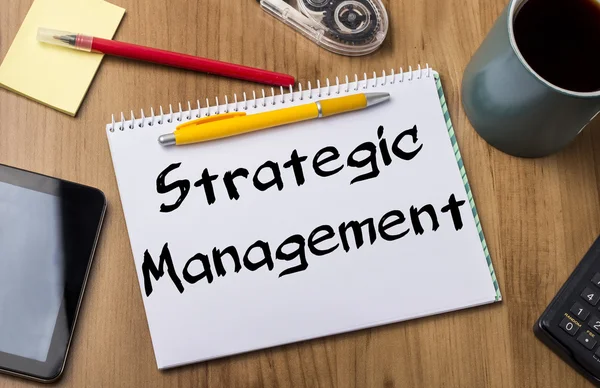 Zarządzanie strategiczne - skrypt dłużny podkładka z tekstem — Zdjęcie stockowe
