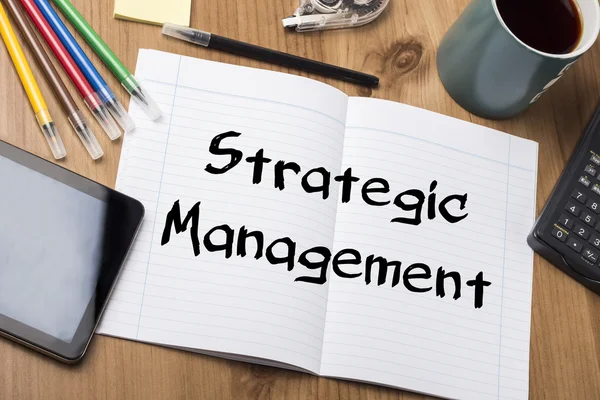 Zarządzanie strategiczne - skrypt dłużny podkładka z tekstem — Zdjęcie stockowe