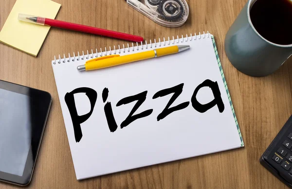 Pizza - Зауваження Pad з текстом — стокове фото