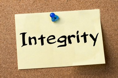 Bütünlük - yapışkanlı etiket bulletin board tutturulmuş.