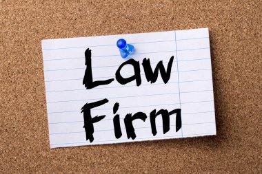 Hukuk Bürosu - kalçası not kağıdı bulletin board tutturulmuş.