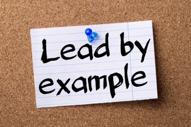 Örnek - kalçası Not kağıt bulletin board tutturulmuş tarafından kurşun