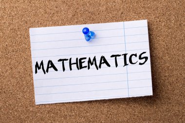 Matematik - kalçası not kağıdı bulletin board tutturulmuş.