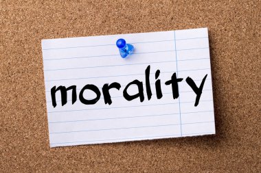 Ahlak - kalçası not kağıdı bulletin board tutturulmuş.