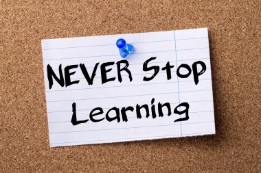 Hiç öğrenme dur - kağıt bulletin board tutturulmuş Not ağlamış