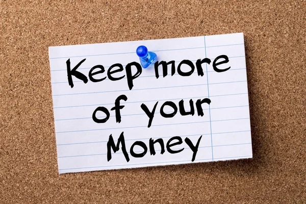 Zachować więcej pieniędzy - papier firmowy bilbordu przypięte na b. — Zdjęcie stockowe