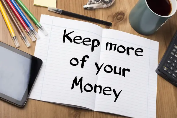 Mantenga más de su dinero - Bloc de notas con texto —  Fotos de Stock