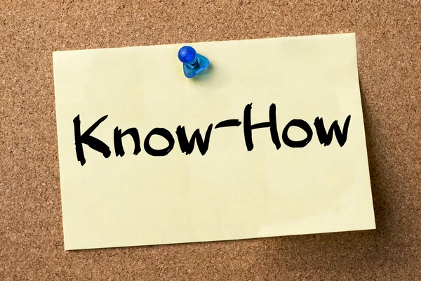 Know-How - adhesive label pinned on bulletin board — Stock Photo, Image