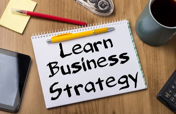 Nauczyć się strategii biznesowej - Uwaga Pad z tekstem — Zdjęcie stockowe