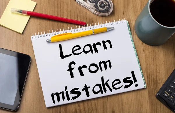 Tanulni a hibáiból! -Jegyzék egészségügyi betét-val szöveg — Stock Fotó