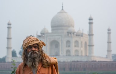 Taj Mahal'ı, Agra kalan sadhu,