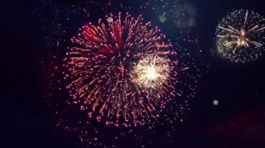 Gökyüzünde havai fişekler