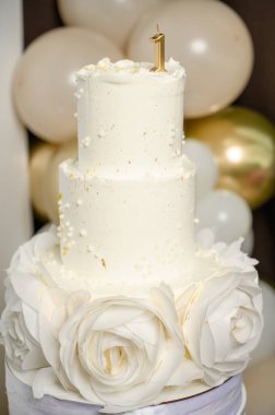 Bir çocuğun ilk doğum günü için bir numaralı pasta.