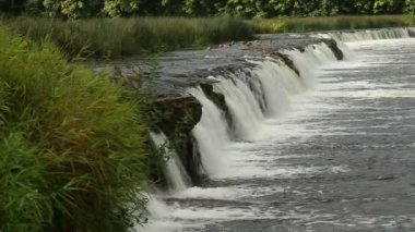 Venta Nehri, Kuldiga, Letonya 'da güzel bir Avrupa şelalesi