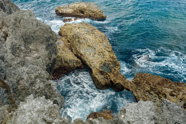 Hermoso Mar Azul Contra Los Afloramientos Coral Costa Niue —  Fotos de Stock