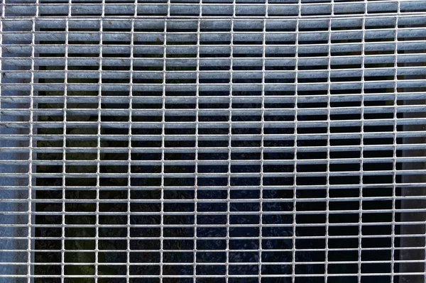 Gümüş, metal ızgara.