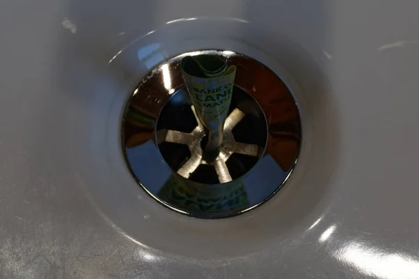 Een Enkele Noot Een Chromen Plughole — Stockfoto