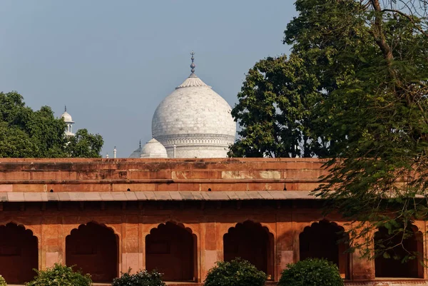 Taj Mahal Can Seen Top Red Sandstone Wall Surrounds — Stock Photo, Image